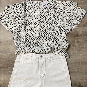 Think Cute Boutique 
Blouse white and black, size small
Excellent condition